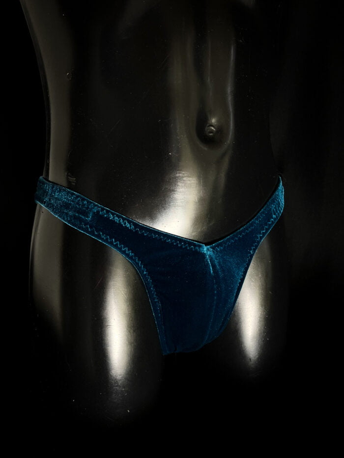 Teal blue velvet heren trunk